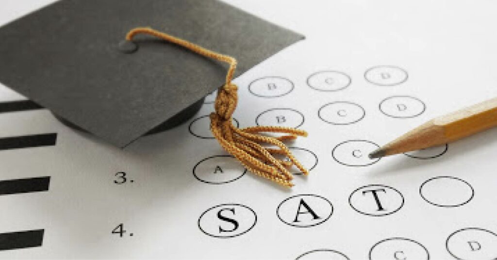 Hơn 50 đại học Mỹ bỏ yêu cầu điểm SAT và ACT cho năm học 2021 (Ảnh: Google)