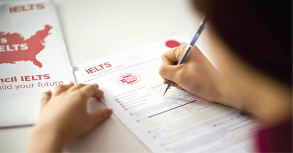 Hình thức làm bài thi IELTS và IELTS UKVI