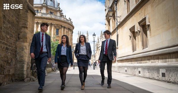 Trường Oxford Sixth Form College chia sẻ thành tích xuất sắc của du học sinh Việt Nam
