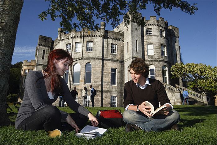 Đại học Stirling – Trải nghiệm thành phố hấp dẫn nhất Scotland