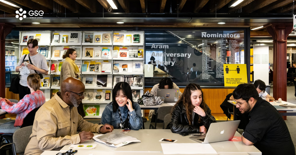 Bên trong ngôi trường University of the Arts London (UAL)a